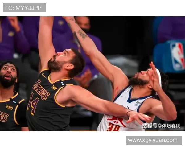 查尔斯-李谈鲍尔伤情:医疗团队每日评估,恢复进展逐日观察 查尔斯-李谈鲍尔伤情:医疗团队每日评估,恢复进展逐日观察