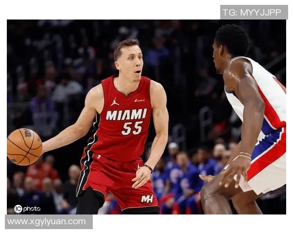 罗宾逊高效7分助活塞紧咬热火 罗宾逊高效7分助活塞紧咬热火